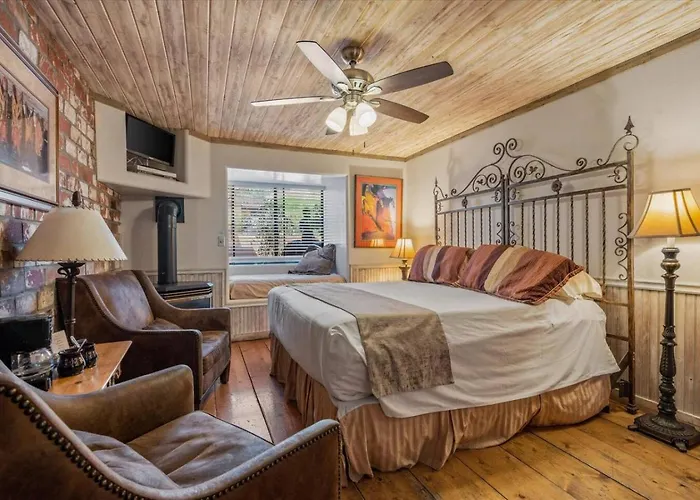 Adobe Village Estate Holiday home